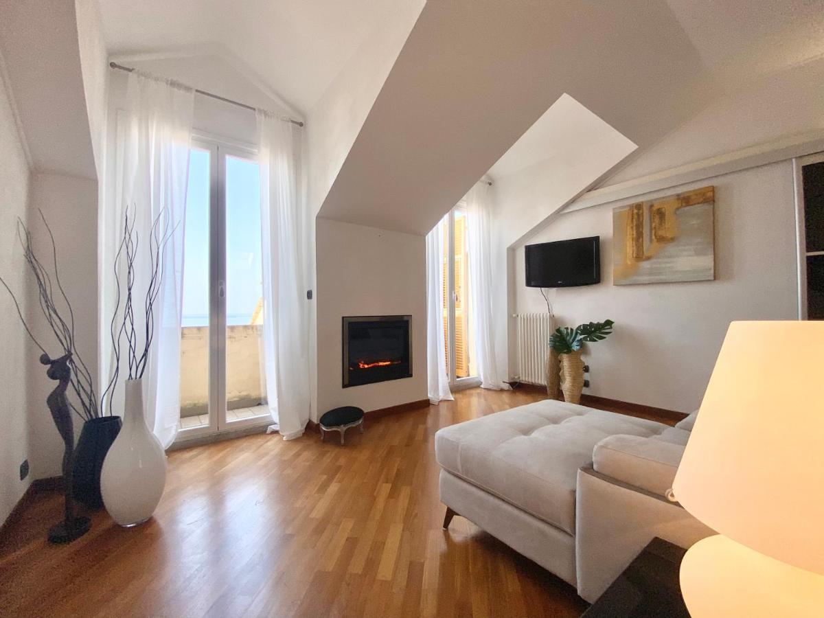 Casaviva - Central Seaview Penthouse In カモーリ エクステリア 写真